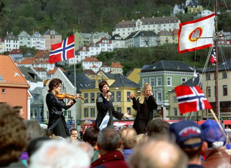 Musical e cênica, Bergen cativa, sobretudo no verão (Visit Norway/ Divulgação)